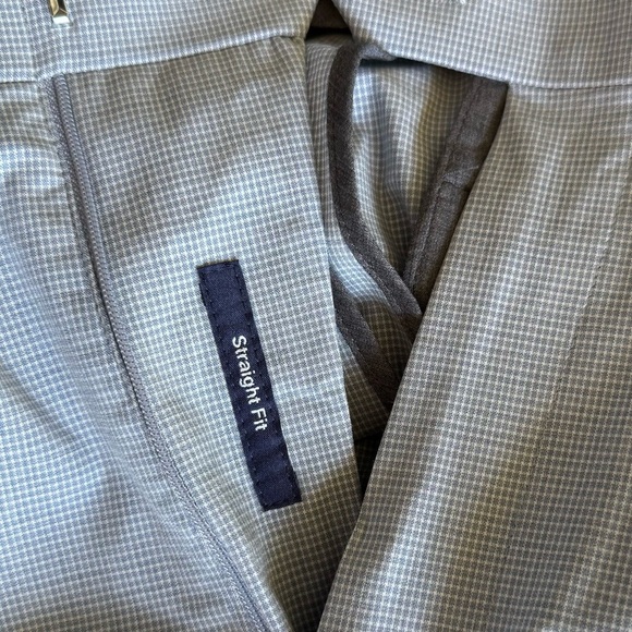 Roundtree & Yorke
Travel Smart Flat Front Straight Fit Blue Dress Pants - Picture 3 of 11